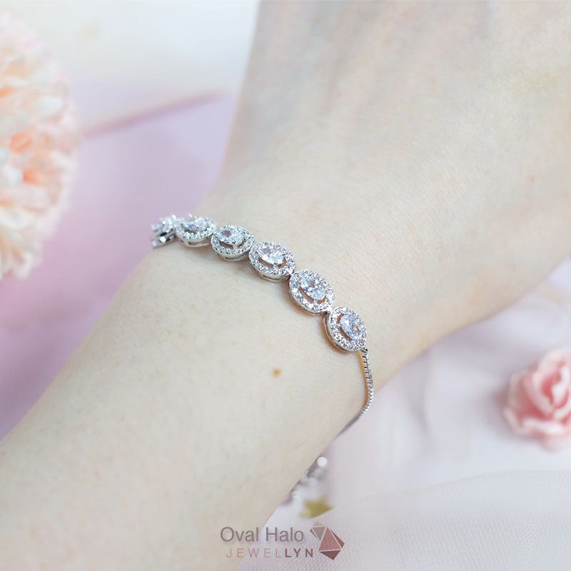 B17096 - Oval Halo Bracelet