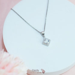 P17095 - Cecily Pendant