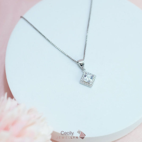 P17095 - Cecily Pendant