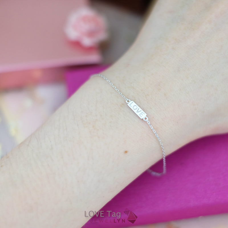B17046 - LOVE Tag Bracelet