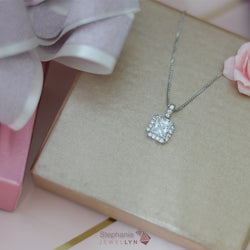 P17038 - Stephanie Pendant