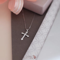 P17042 - Cross Pendant