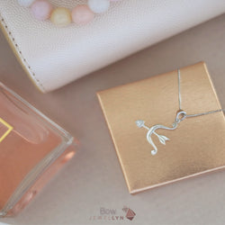 P17049 - Bow Pendant