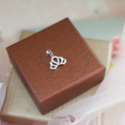 P17068 - Crown Pendant