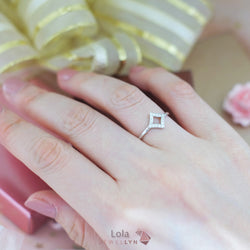 R17038 - Lola Ring