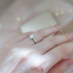 R17084 - Sophia Ring