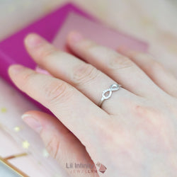 R17099 - Lil Infinity Ring