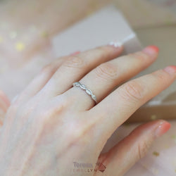 R17100 - Teresa Ring