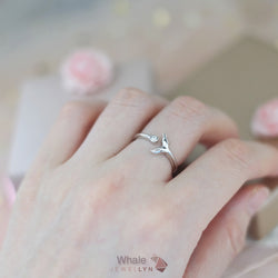 R17179 - Whale Ring